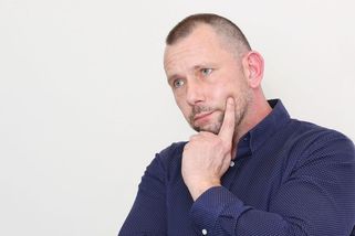 Další ropný problém. Hrozí, že dojde plastový granulát nutný pro automobily - Seznam Zprávy